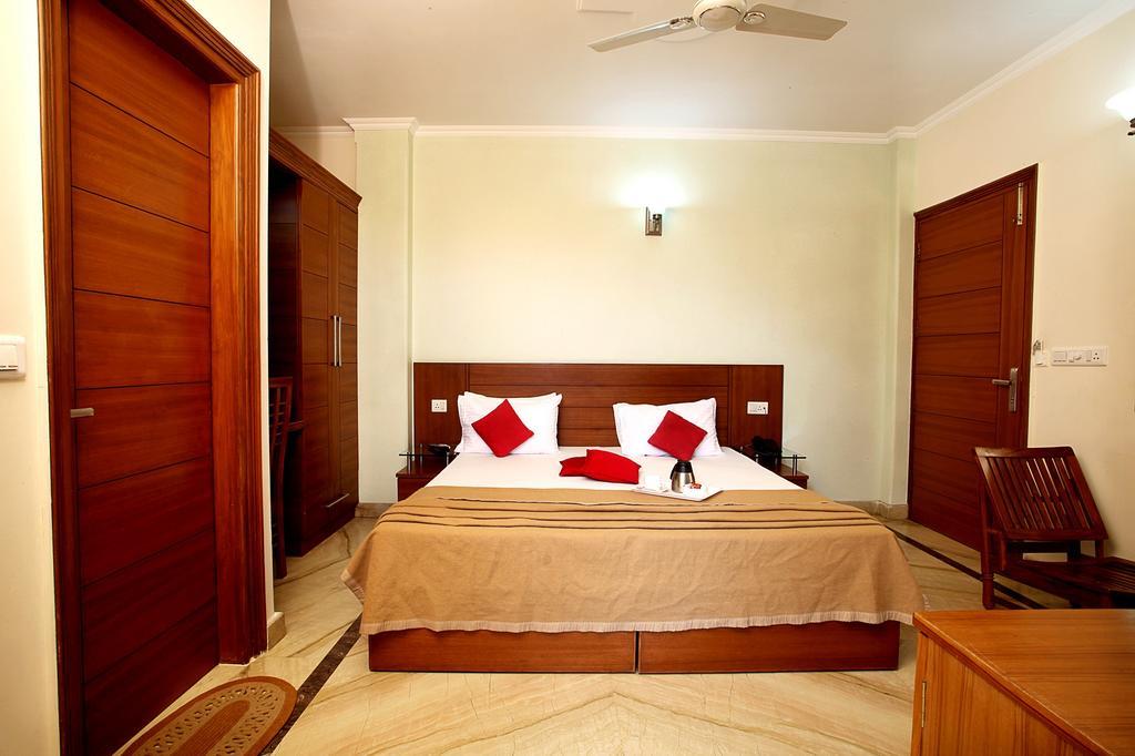 Indira International Inn Нью-Делі Екстер'єр фото