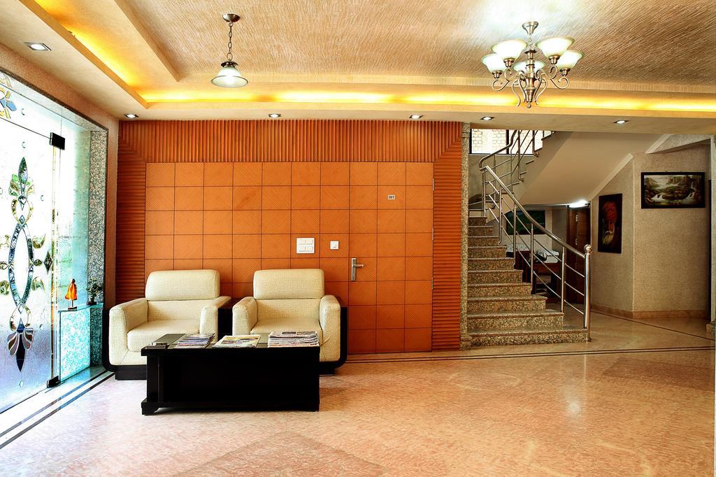 Indira International Inn Нью-Делі Екстер'єр фото